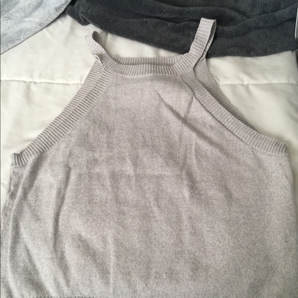 Grey tank top